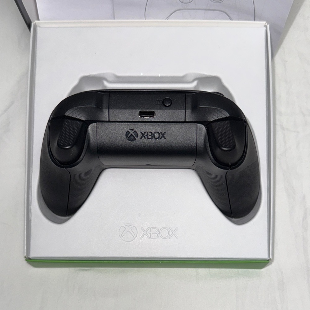 XBOX Wireless Controller - Picture 4 of 4